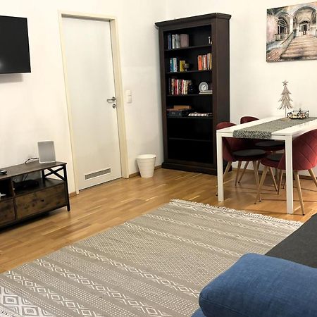 Casa Nostra - Ruhige Stadtwohnung Mit Balkon Wien Exteriör bild