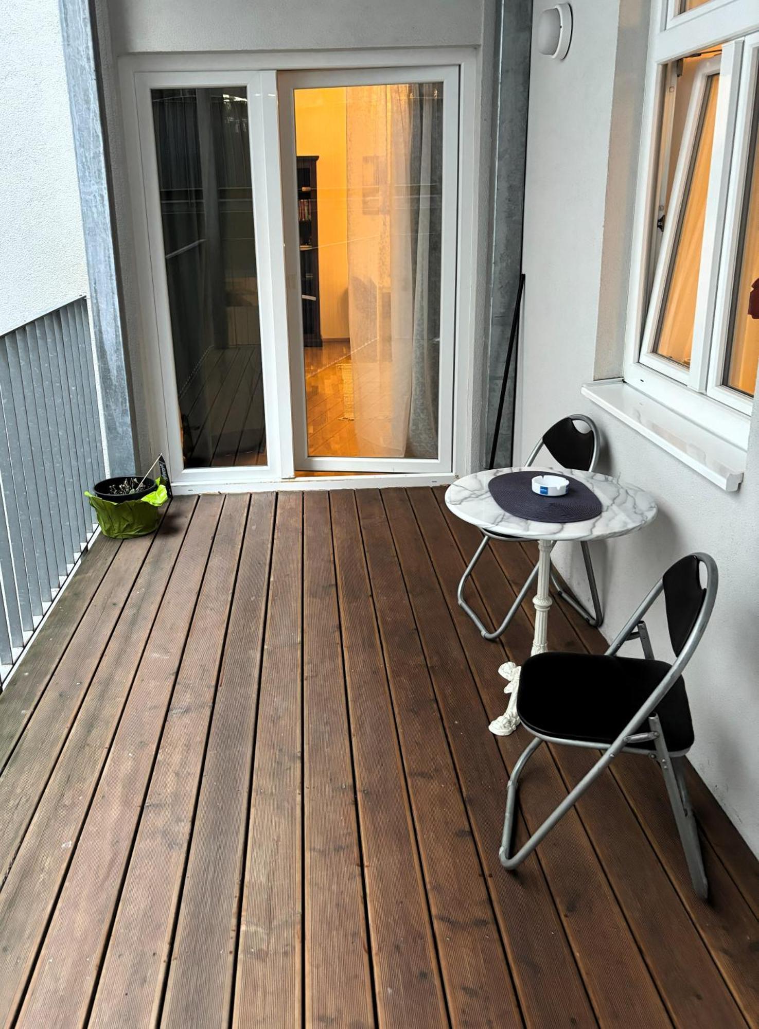 Casa Nostra - Ruhige Stadtwohnung Mit Balkon Wien Exteriör bild