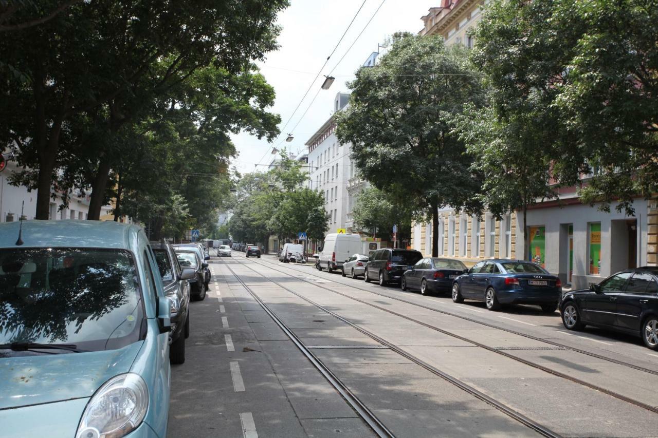 Casa Nostra - Ruhige Stadtwohnung Mit Balkon Wien Exteriör bild