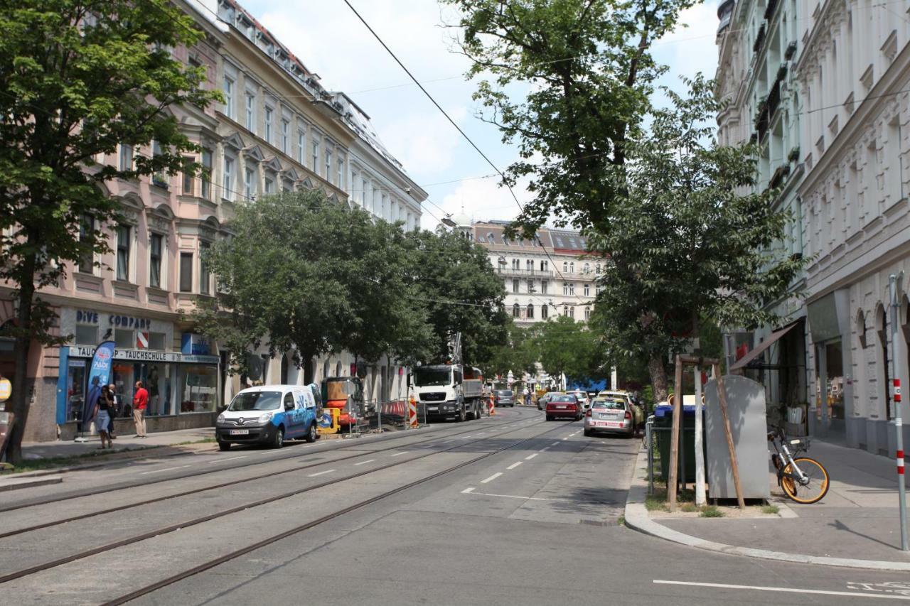 Casa Nostra - Ruhige Stadtwohnung Mit Balkon Wien Exteriör bild